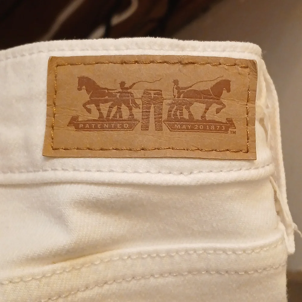 Levi's Wbite Tag,Women's White Leggings/Jeans.‎ Sz.waist 30 ,length 30